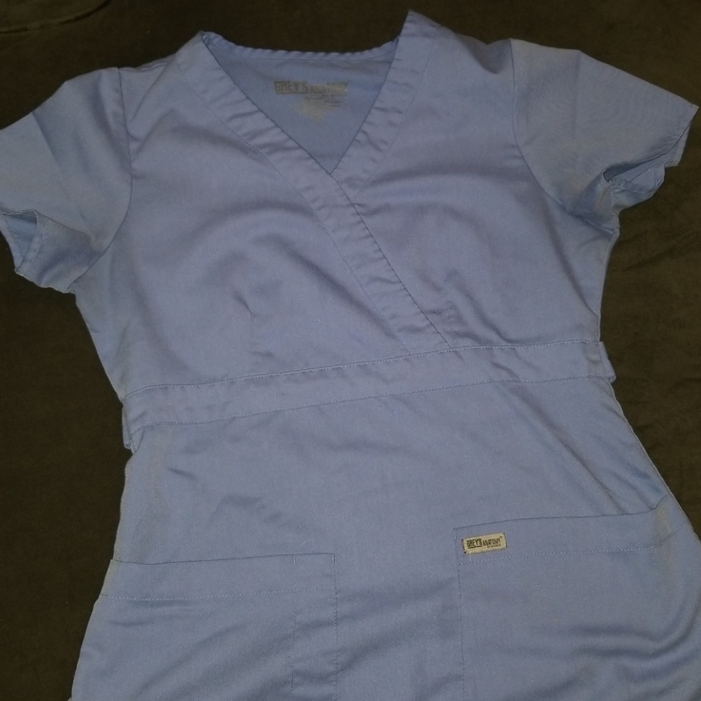 Scrub top